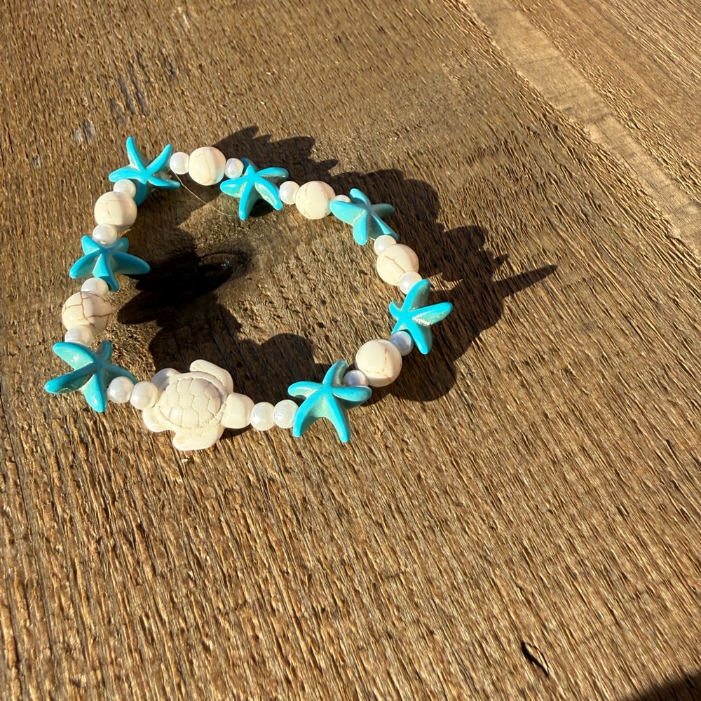 Cute beachy Starfish and Turtle Beaded Bracelet